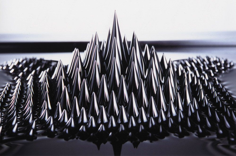 ARN Métaux Nanoparticules : Jouer avec les ferrofluides – Défis Cobayes sur France 4. Kodama005-787802